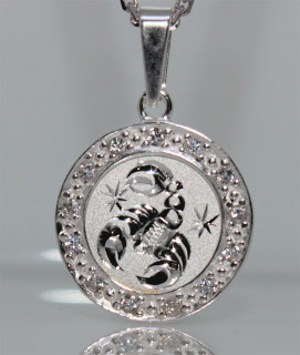 Přívěsek stříbro se zirkony se znamením Štíra SZZ011