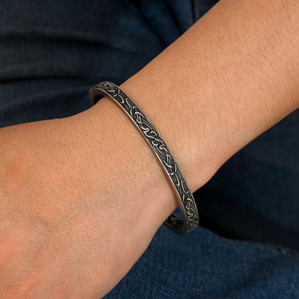 Náramek bangle z chirurgické oceli SE-1203