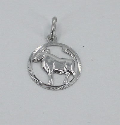 Stříbrný přívěsek se znamením Býka 3035740011
