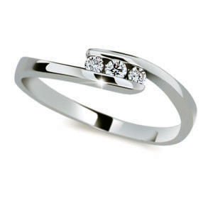 Stříbrný prstýnek 2072