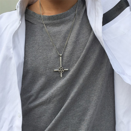 Přívěsek satanský kříž JCFPN1127S